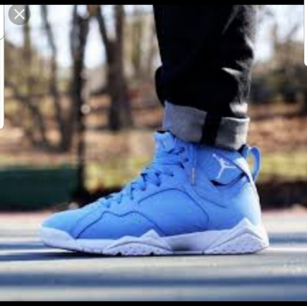 NEW Never Worn Air Jordan Retro 7 sky Blue.